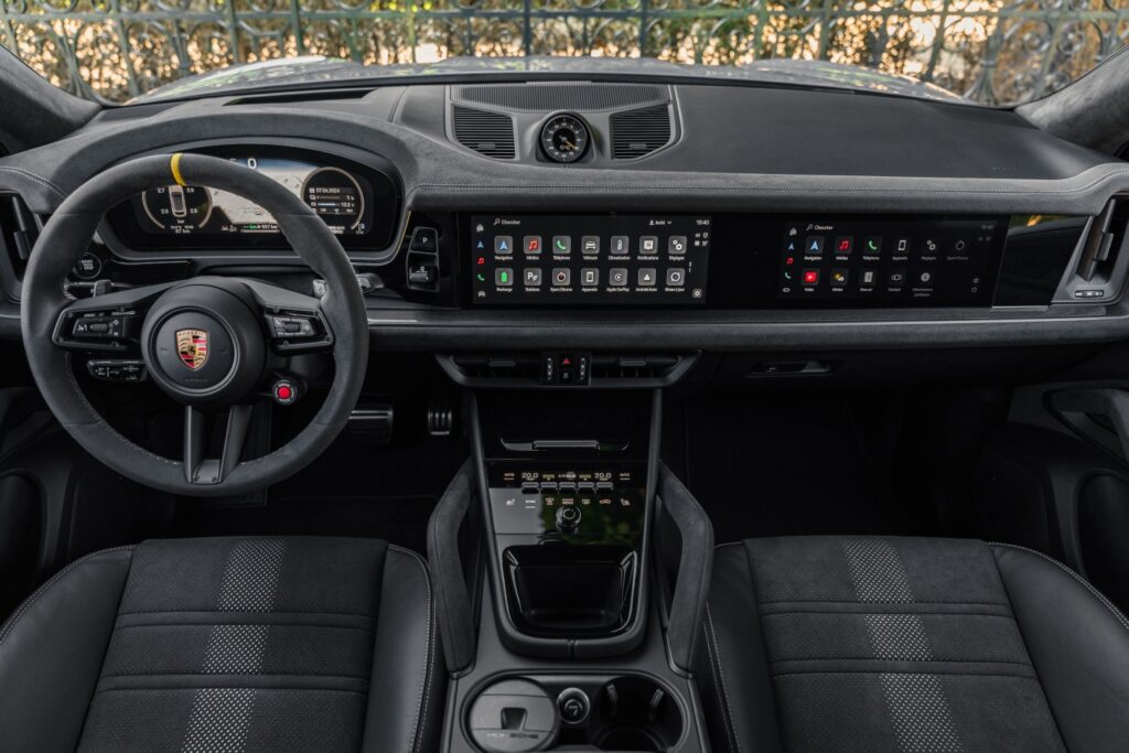 Porscche Cayenne Turbo Pack GT Interior