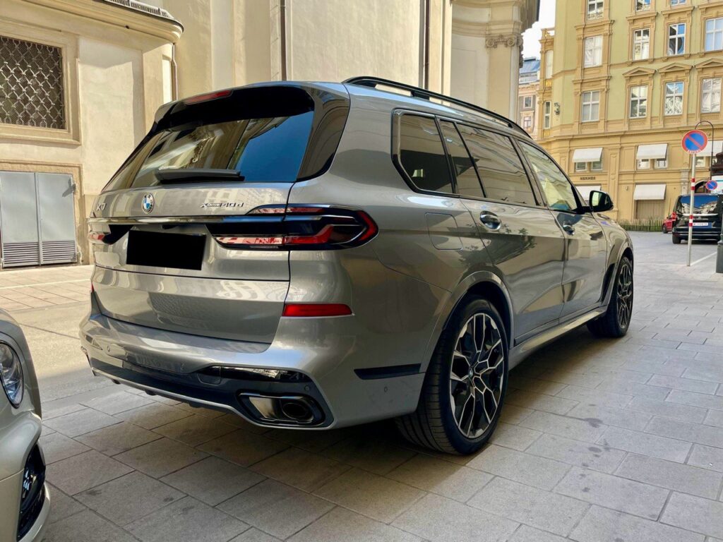 BMWX7 Silver Rear