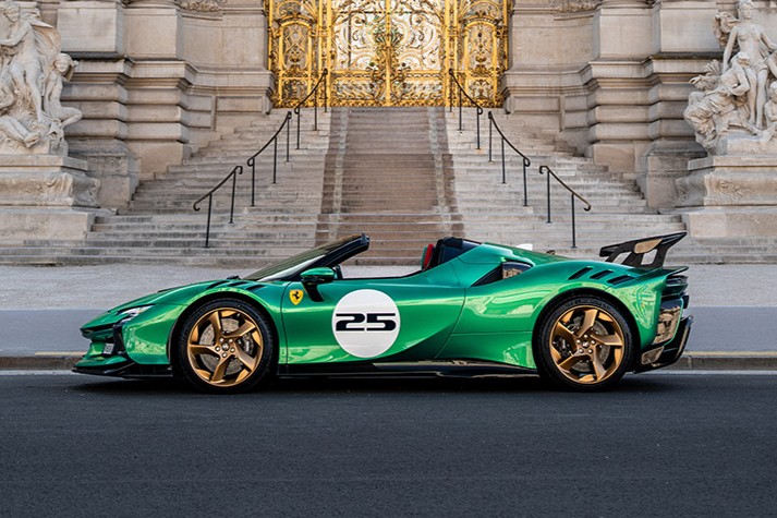 Ferrari SF90 XX Spider Green Side