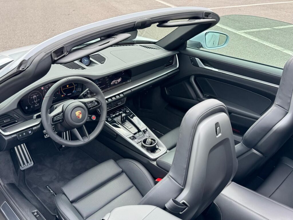 Porsche 911 Carrera Interior
