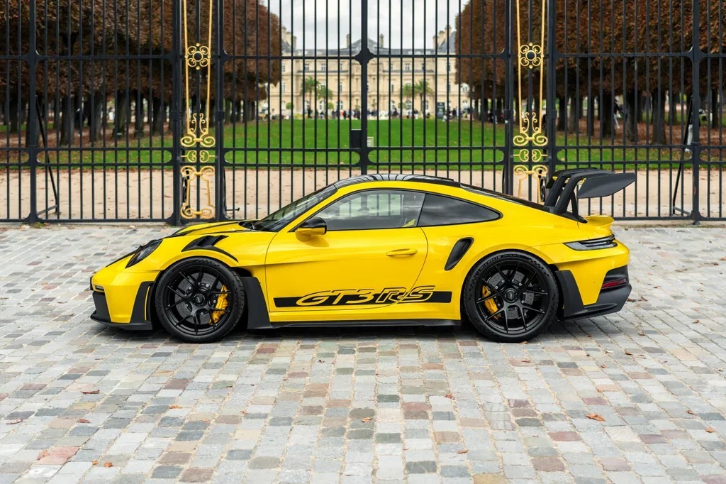 imgi_61_Porsche-992-GT3-RS-Yellow-Side