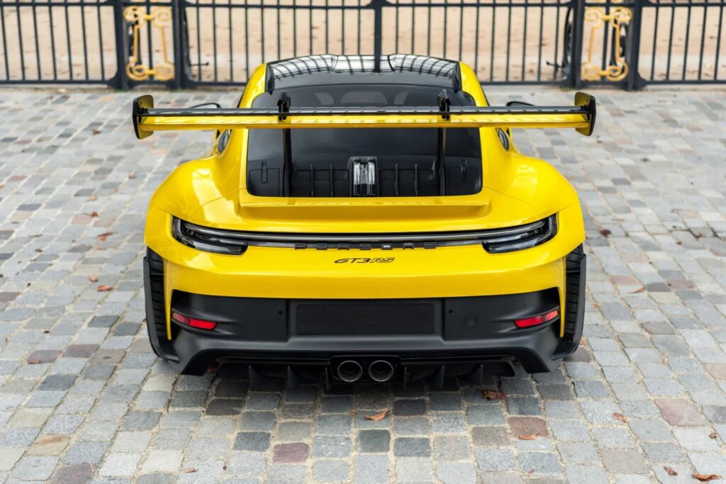 imgi_62_Porsche-992-GT3-RS-Yellow-Rear-2