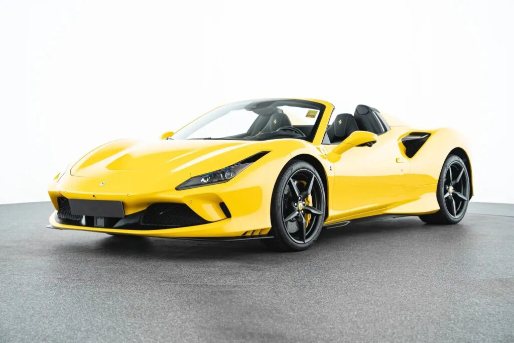 imgi_58_Ferrari-F8-Spider-Yellow-Front