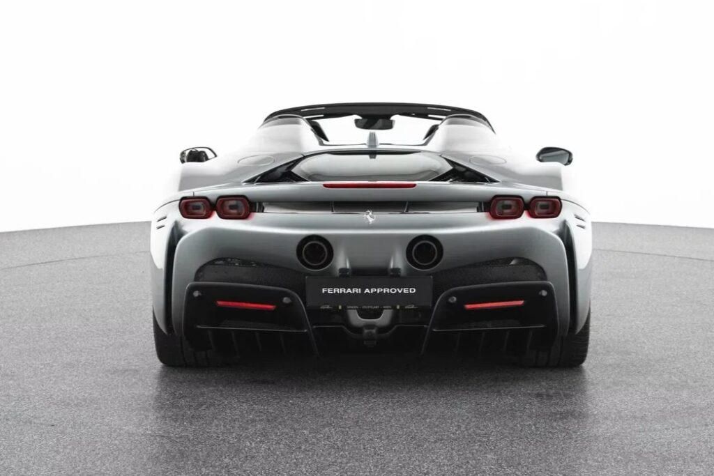 imgi_61_Ferrari-SF90-Silver-Rear-2